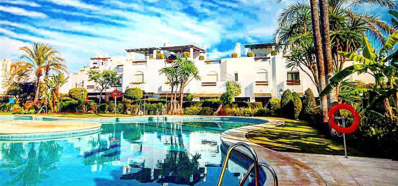 Marbella Estates - Reihenhäuser zum Verkauf in San Pedro de Alcántara