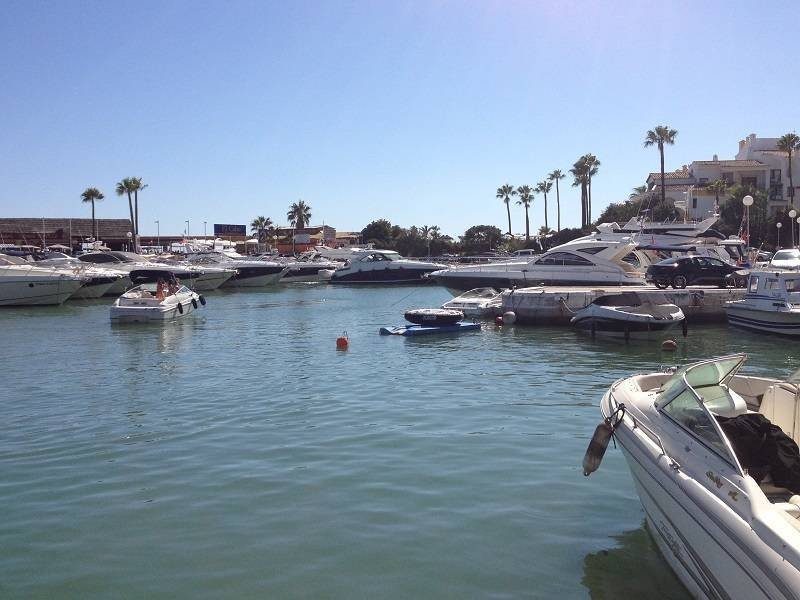 Marbella Estates - Villen zum Verkauf in Puerto de Cabopino